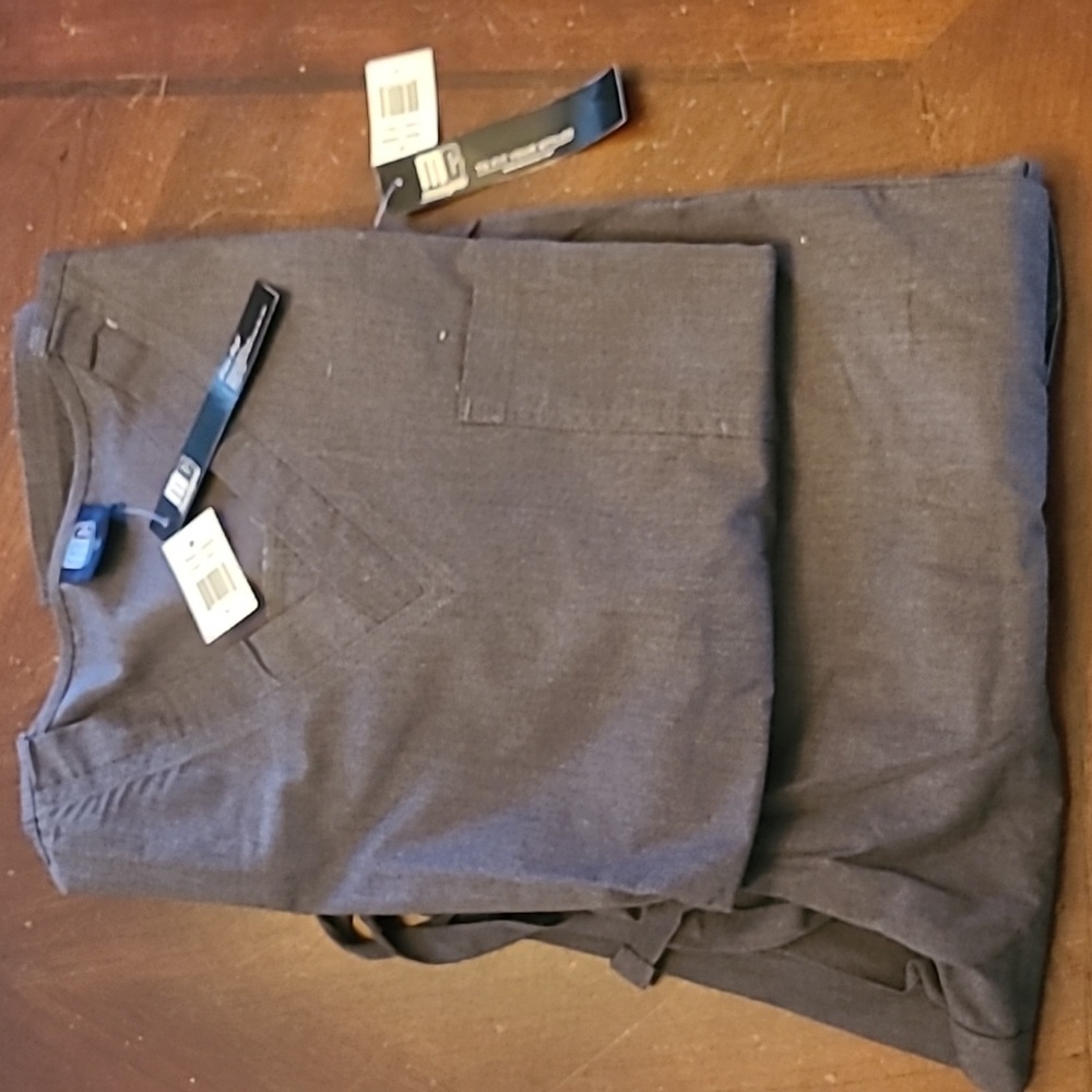 Scrub set